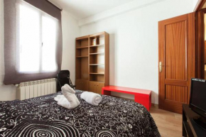 Отель Mercado Anton Martin Apartment  Мадрид